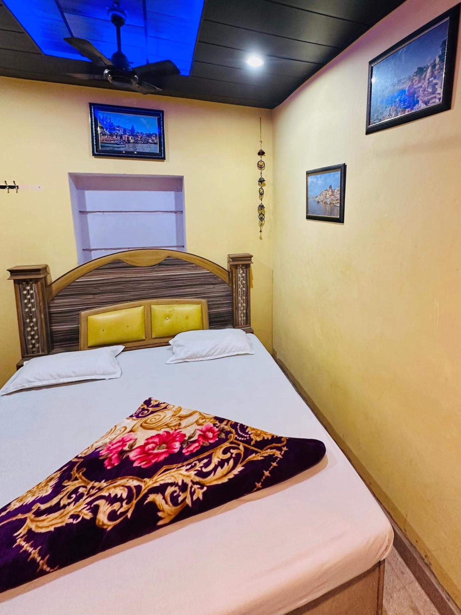 Home Stay Suraj Inn Varanasi Exterior foto