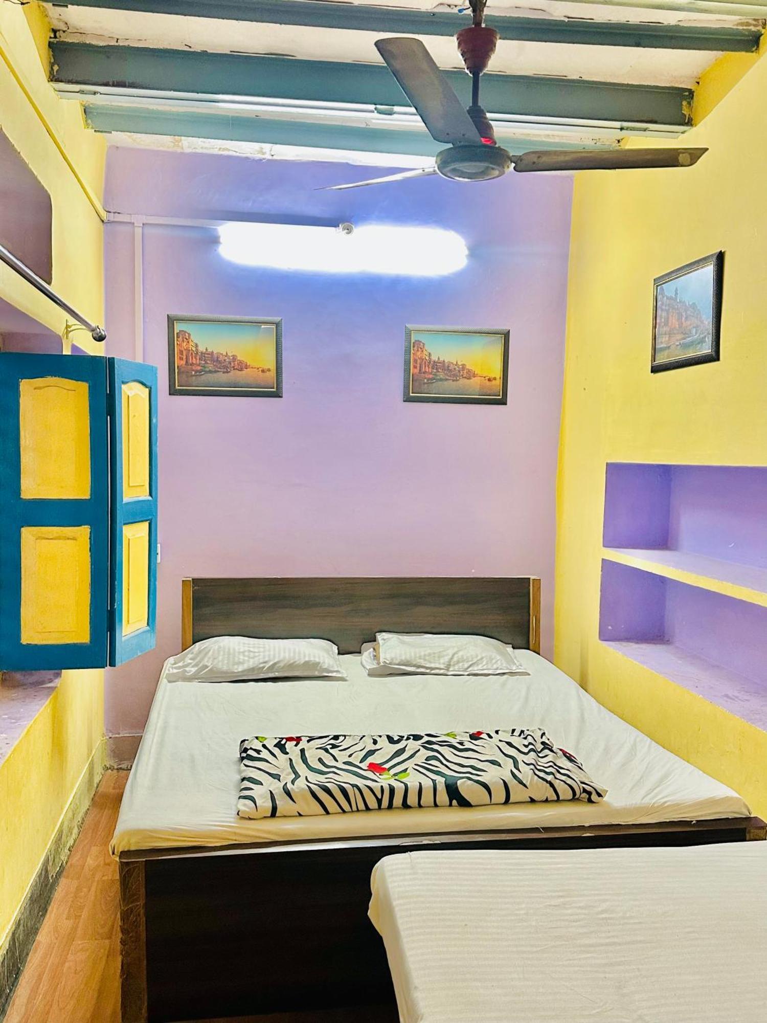 Home Stay Suraj Inn Varanasi Exterior foto