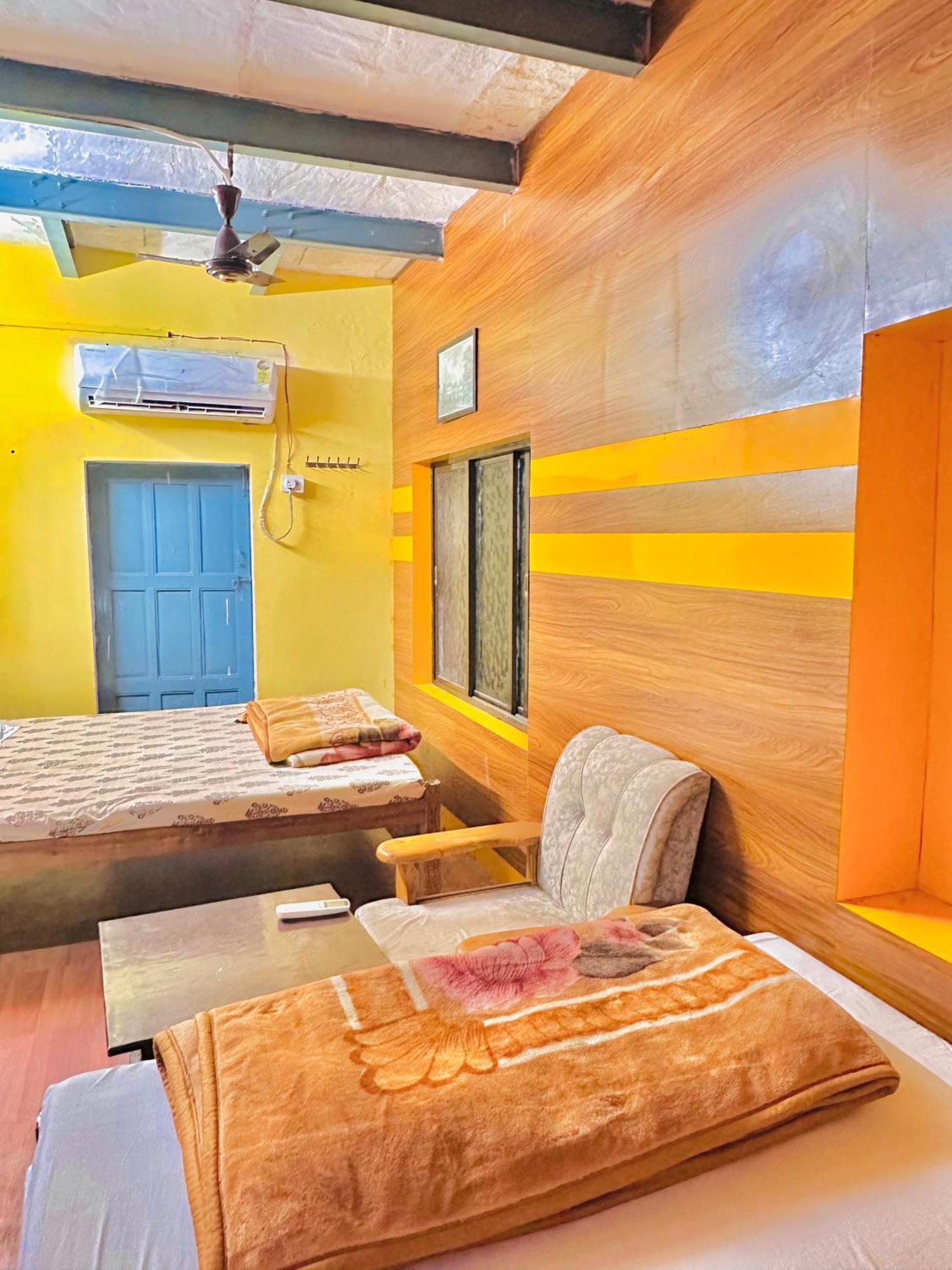 Home Stay Suraj Inn Varanasi Exterior foto